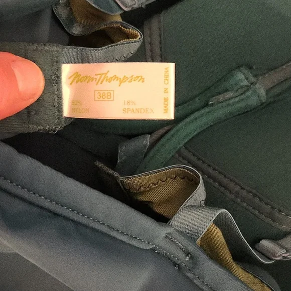 Norm Thompson Tank with Built in Bra, 38B - Picture 5 of 6